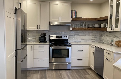 Sunnyslope House | View Home with Pool/Spa Near Leavenworth, Mission Ridge, Lk Chelan and Wineries
