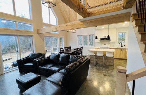 Saint-Raymond Ski Chalet | View of the castling