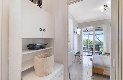 Vournikas Apartment | View of the Ionian Sea, Vournikas