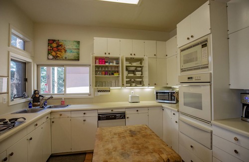 Cloudcroft House | View of White Sands/Tularosa Basin, hot tub & a/c in the Village of Cloudcroft!