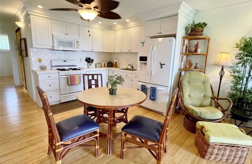 Ualapue Condo | View the Ocean & lush natural, tropical landscape of East Molokai.