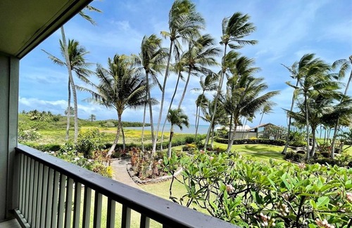 Ualapue Condo | View the Ocean & lush natural, tropical landscape of East Molokai.