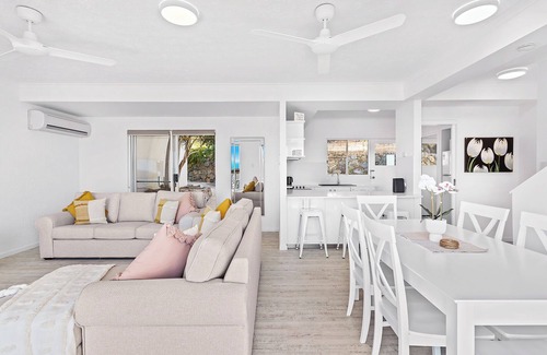 Cannonvale Villa | View Whitsundays - 3 bed 2 bath Villa