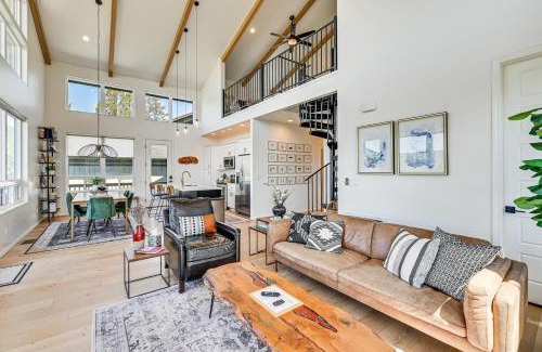 Pine House | Views and Hot Tub Pineberry Modern Luxury Home