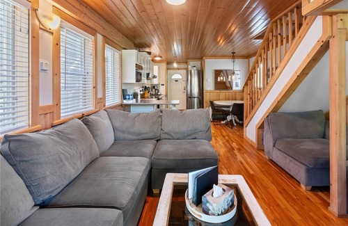 Ucluelet Cabin | Views! Peaceful Cabin on Spring Cove Seas and Trees Cabin