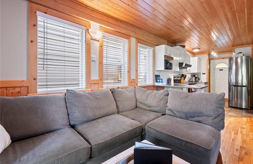Ucluelet Cabin | Views! Peaceful Cabin on Spring Cove Seas and Trees Cabin