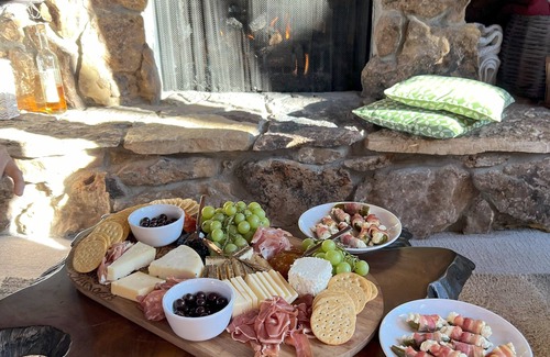 Redlands House | Views+, Spacious Home, Hot Tub, Ski/Hike/Golf, base of the CO Nat'l Monument!