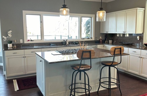 Eden Prairie House | views, views , views! peace, quiet, and relaxation
