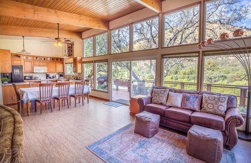 Three Rivers House | Views You Cannot Believe! 3 Bedroom and River Front