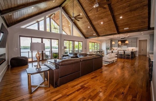 Wise House | 🌞Viewtopia🚤-LKG's🦅Rustic Palace🏰-New Construction ⚡