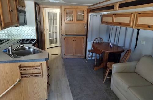Tombstone House | Vigilante Inn Covered Wagon