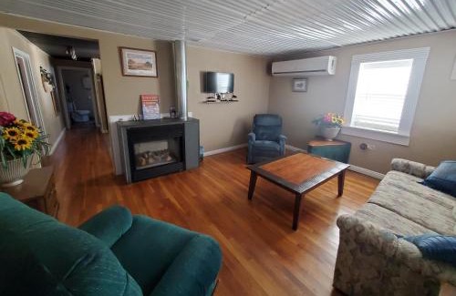 Tombstone Apartment | VIGILANTE INN Invincible Quarters