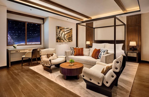 Downtown Shanghai Hotel | Vignette Collection Shanghai Snow World Hotel by IHG
