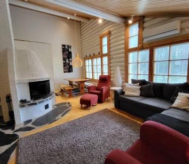 Syote House | Viihtyisä ja tilava mökki, Pytkykaksonen B