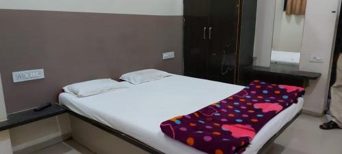 Pandharpur Cabin | Vijayalakshmi Lodge