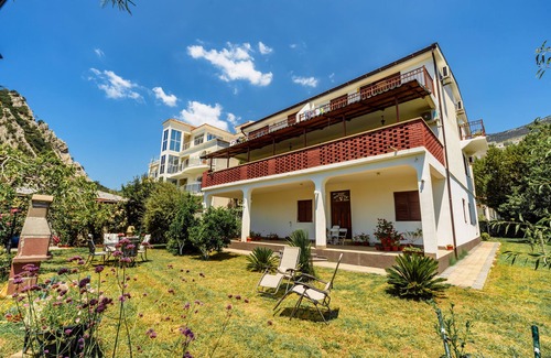 Kaluđerac Apartment | Viktorija - Two-Bedroom Apartment with Balcony