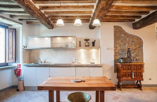 Monte Santa Maria Tiberina Villa | Villa del Marchese: An elegant four-story ancient house located in a characteristic village, with Free WI-FI.