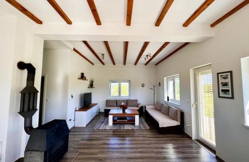 Canton 10 Villa | Vila Anamari