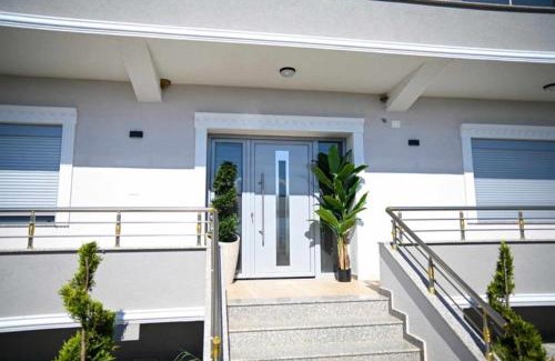 Udenisht House | Vila BENE