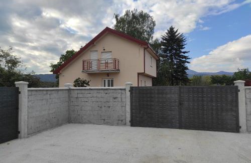 Niksic Villa | Vila Lake Krupac