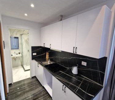 Shkembi i Kavajes Apartment | VILA Mina