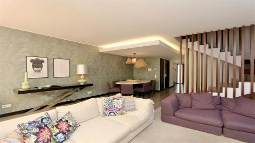 Vilamoura House | Vila Mitri, Monte laguna-CleverDetails, 5 bedroom villa, sleeps 8 adults 2 children
