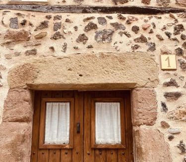 Santa Pau Apartment | ViLA VELLA 1