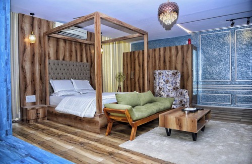 Madduru Hotel | Vilasini Inn