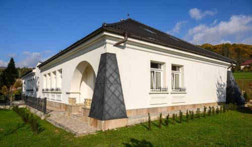 Melcice - Lieskove Apartment | Villa École
