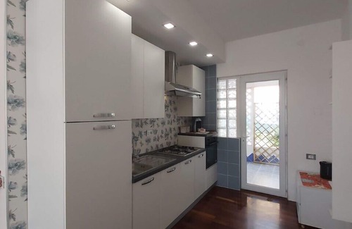 Maddalenedda House | Villa 2 steps from the sea with private green garden, 5 beds and 2 bathrooms