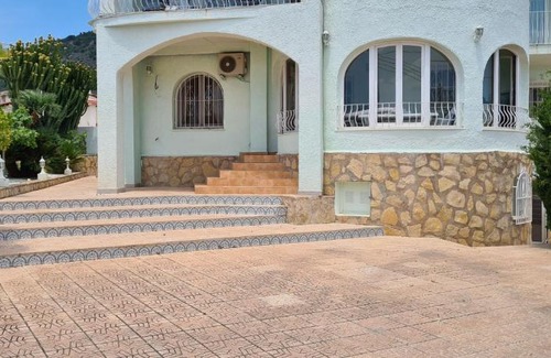 La Canuta Villa | Villa 200 meters from the beach