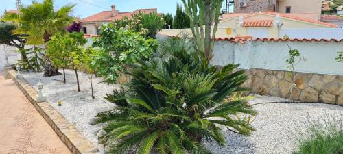 La Canuta Villa | Villa 200 meters from the beach