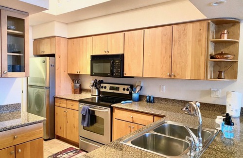 Lago Vista Condo | VILLA 2302 - Top Floor Lakefront Views - Private Grill - Island Amenities