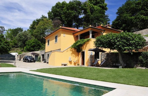 Calheiros Villa | Villa 282 Lovely Villa w/Infinity Pool Valley View
