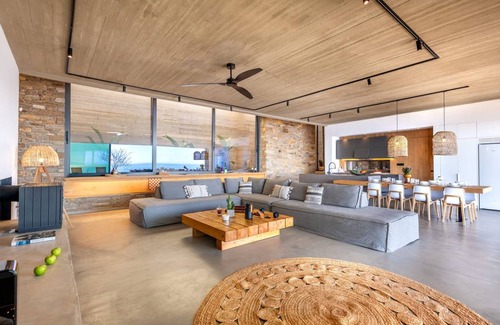 Gavrio Villa | Villa ∙ 5 bedrooms ∙ 16 guests