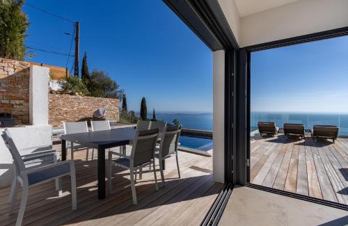Carqueiranne Villa | Villa 5 Etoiles vue sur les Iles d'Or Carqueiranne Sea and Mountain Pleasure Villa Vue Mer La Californie