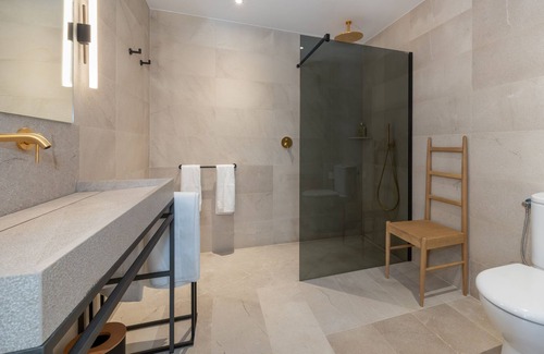 Esporles Villa | Villa #5- Life in middle of a vineyard, with a 600 Mb WIFI. Made for Nomads.