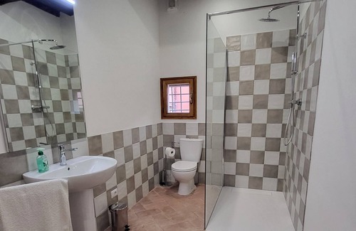 Fosciandora Villa | Villa, 6 bedrooms, private pool, amazing views, walk to restaurant/bar/shop WIFI