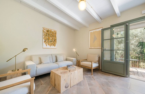 Ses Rotgetes de Canet House | Villa #6- Life in middle of a vineyard, with a 600 Mb WIFI. Made for Nomads.