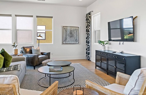 Bloomington Condo | Villa 6 Luxury Top Level!, Pool and Hot Tub