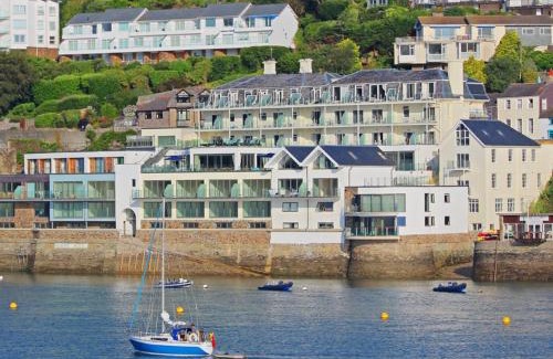 Salcombe House | Villa 8, Estura