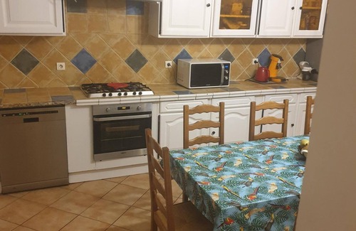 Aimargues House | Villa a 20 mn Montpellier et Plage, Grande Piscine Sans vis a vis