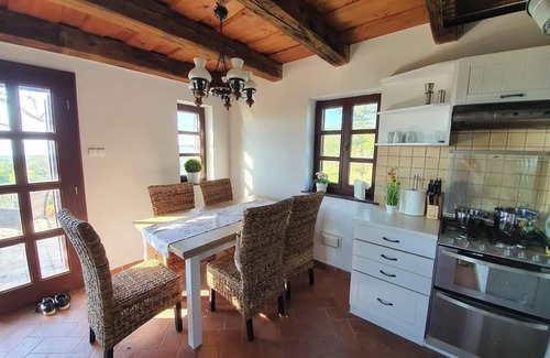 Vaszoly Villa | Villa a Balaton-Felvidéken, ahol jakuzziban gyönyörködhet a tó panorámájában