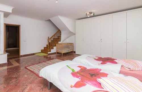 Urbanizacao dos Calicos Villa | Villa A7 by HelloVacations