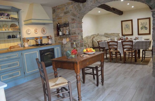 Gaiole in Chianti Villa | Villa 'Agriturismo Podere Terrena' with Mountain View, Private Pool and Wi-Fi