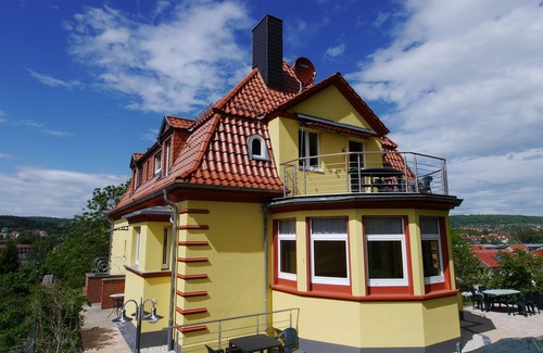 Eisenach Apartment | Villa Am Ehrensteig -FeWo with balcony and garden