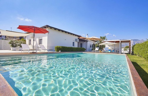 Alcamo Villa | Villa Amethyst with Pool, WiFi, Parking, Free
