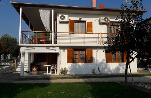 Nea Iraklia Cabin | 'Villa Anastasia' Ground floor of seaside holiday home Nea Iraklia – Chalkidiki