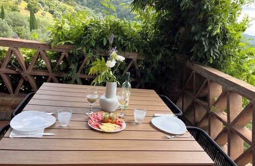 Cinigiano Villa | Villa and pool, next to typical Tuscan vineyards and olive groves, breathtaking sunsets
