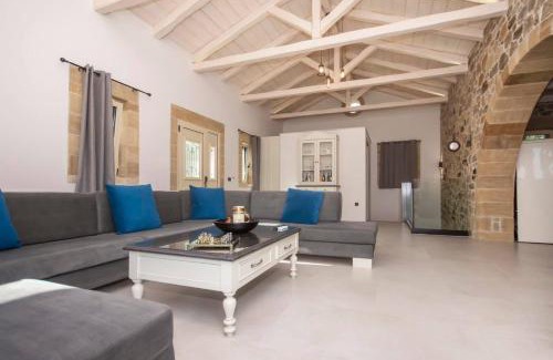 Pervolakia Villa | Villa Antonousa - Private Pool Oasis